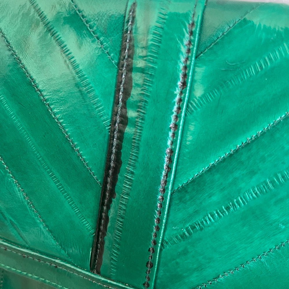 Vintage 80s Kelly Green Eel Skin Purse - Picture 4 of 11